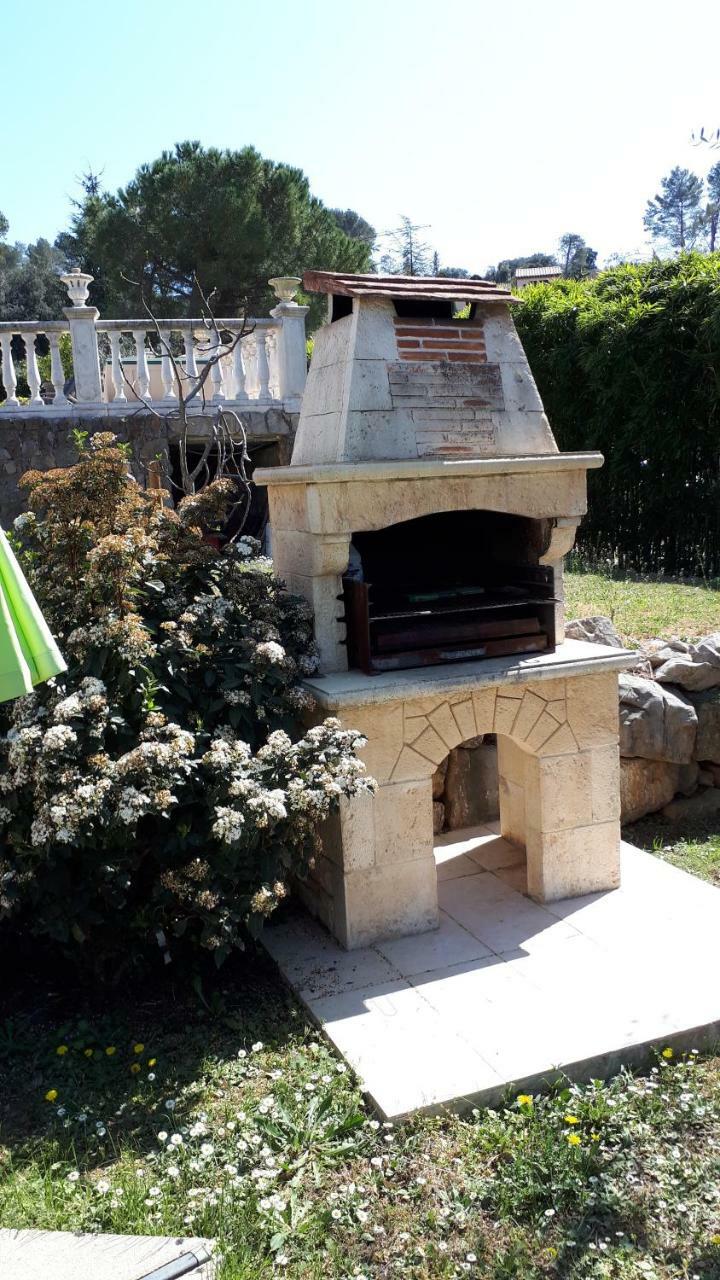 Peymeinade Gite Les Pins Climatise Piscine Chauffee Jardin מראה חיצוני תמונה